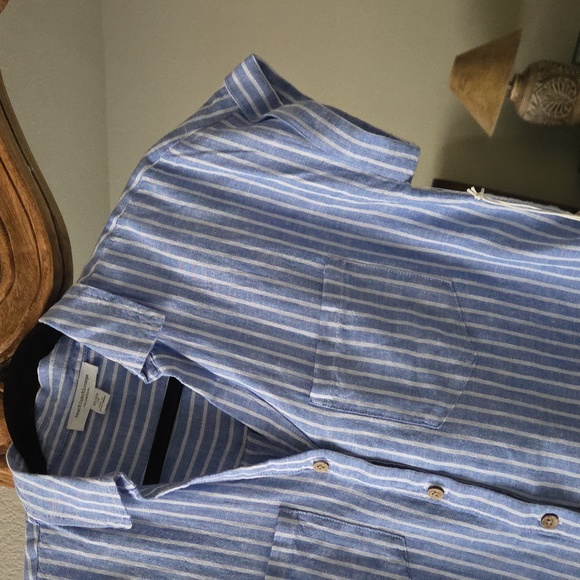 Beachlunchlounge NWT Blue and White Striped Button Down Shirt - Picture 6 of 9